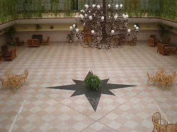 Sandra Hotel 3*