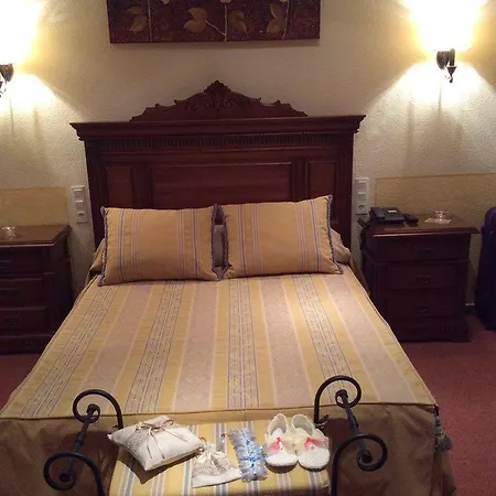 Sandra Hotel